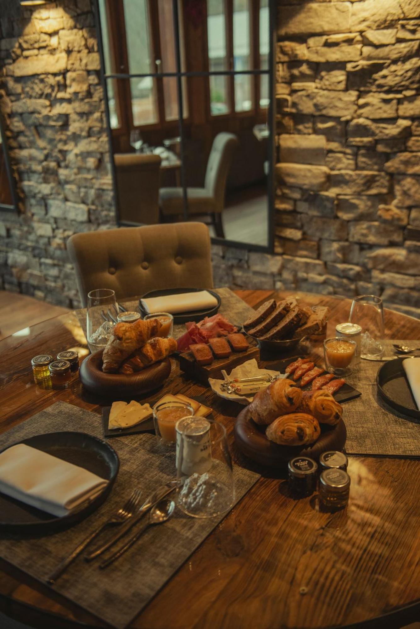 Auberge Des Gorges แซร์โวซ์ ภายนอก รูปภาพ